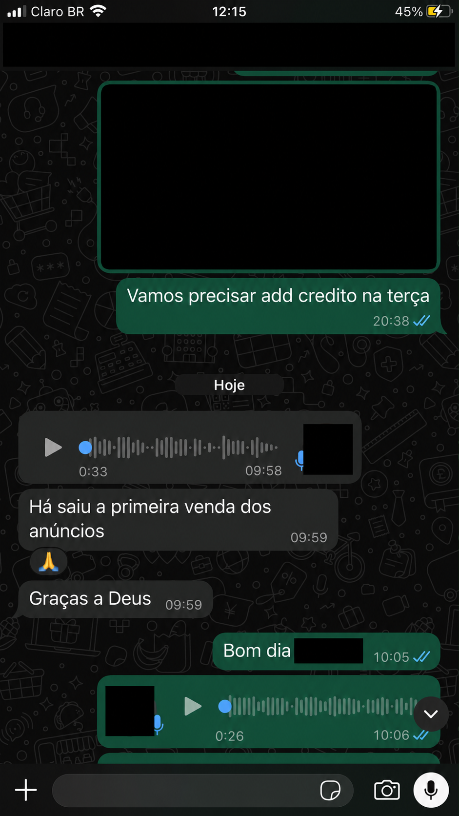 Print de conversa com venda dos anúncios; dados pessoais ocultos